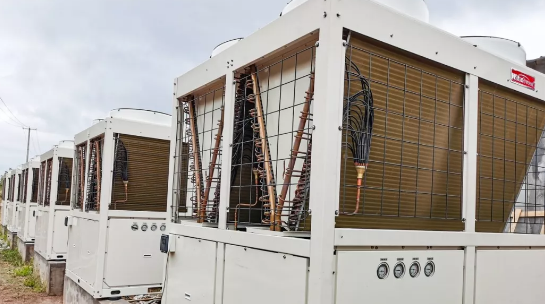 養(yǎng)鴨場(chǎng)老板：熱泵供暖溫度高，費(fèi)用比燒煤還省！